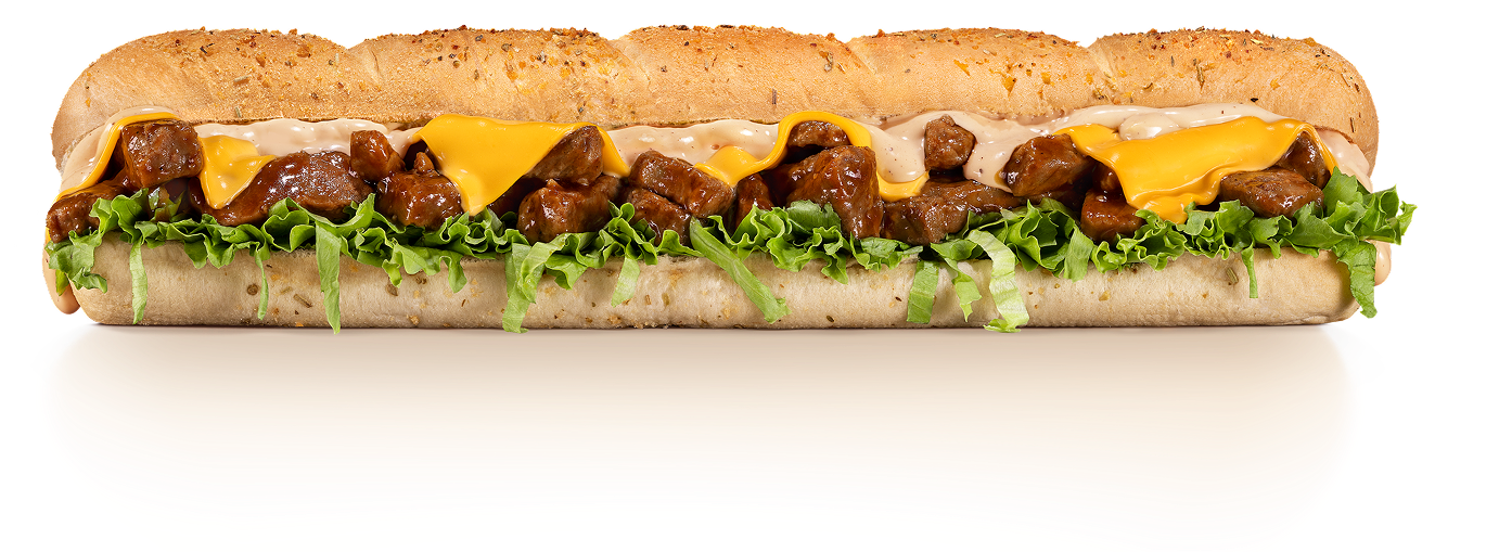 Sanduíche Subway no pão com crosta de queijo, recheado com pedaços suculentos de carne ao molho barbecue, fatias de queijo cheddar derretido, alface fresca e molho cremoso. Um dos destaques irresistíveis na promoção do Subway.